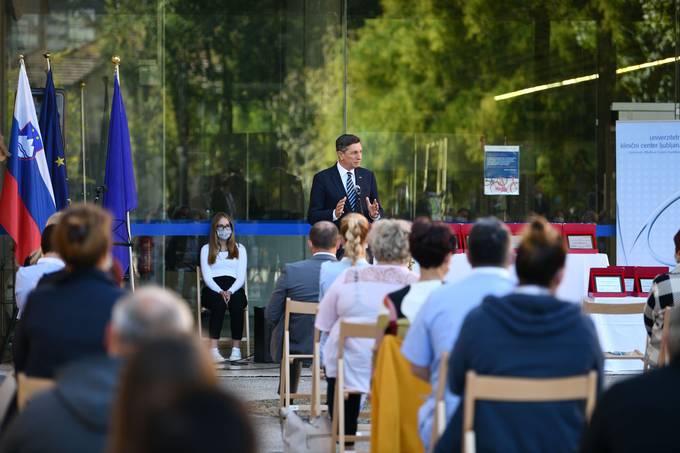 Predsednik republike na slovesnosti ob podelitvi priznanj na področju zdravstvene nege UKC Ljubljana