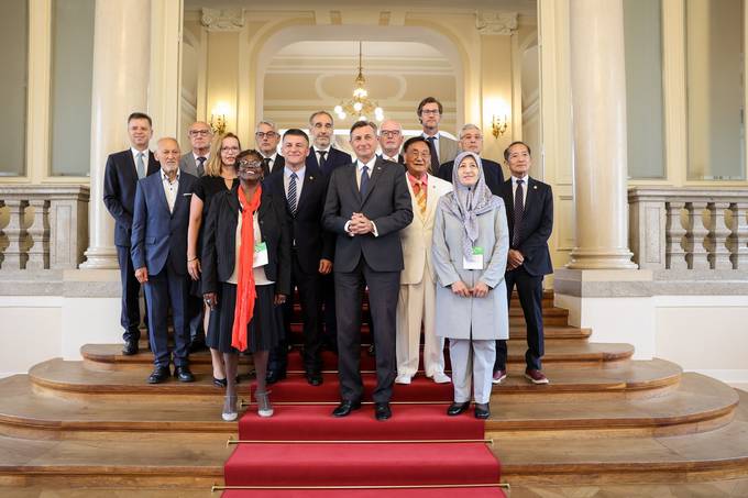 Predsednik Pahor prejel najvišje priznanje Zveze za mednarodni šport za vse