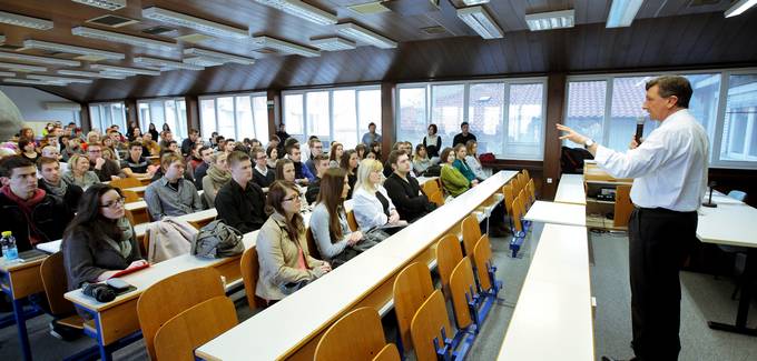 Predsednik republike Borut Pahor se je danes v Kopru udeležil pogovora s študenti Fakultete za management Univerze na Primorskem.