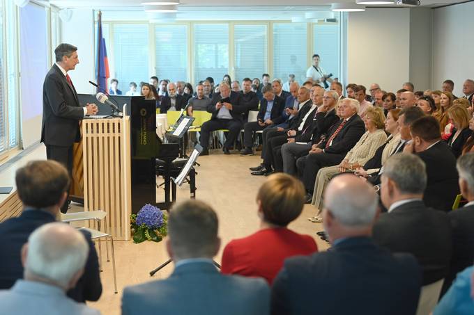 Predsednik Pahor ob 30-letnici vročil Zahvalo Skupnosti občin Slovenije in izrazil hvaležnost za njihovo neprecenljivo delo v lokalni skupnosti