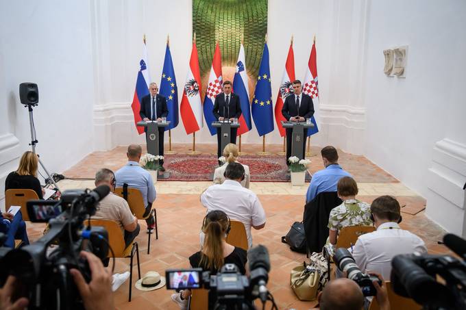 Predsednik Pahor priredil že tretje srečanje predsednikov Slovenije, Avstrije in Hrvaške v Sloveniji