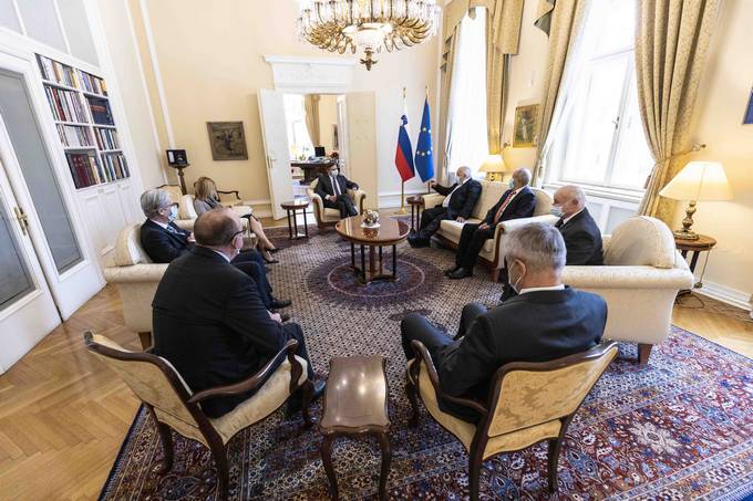Predsednik Pahor je povabil na vljudnostni sprejem predstavnike vodstva tedanjega Sindikata strojevodij Slovenije in Istre