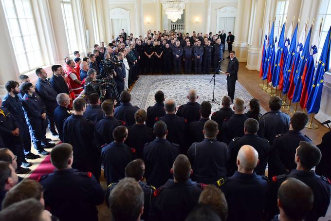 Sprejem pri predsedniku Republike Slovenije Borutu Pahorju za gasilce, reševalce in druge prostovoljce, ki so se odlikovali pri gašenju požara na Vrhniki