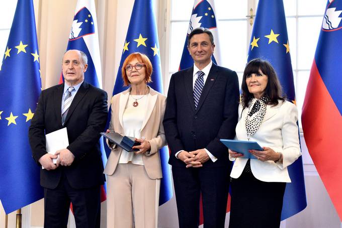 Predsednik Pahor na posebni slovesnosti vročil državna odlikovanja: srebrni red za zasluge, red za zasluge in medaljo za zasluge