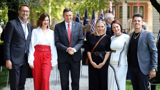 Predsednik republike je ob dnevu slovensko-ameriškega prijateljstva priredil sprejem za člane Senata Združenih držav Amerike, ki so obiskali Slovenijo