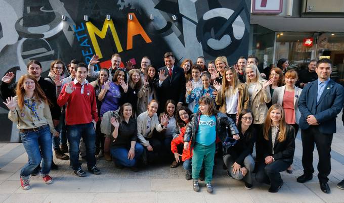 Predsednik republike Borut Pahor na obisku v Kulturno – informacijskem središče Evropske prestolnice mladih EPM Maribor 2013