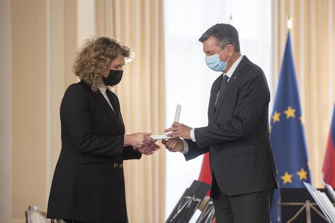 Predsednik Republike Slovenije Borut Pahor je danes na posebni slovesnosti v Predsedniški palači vročil državna odlikovanja - Ksenija Dobrila