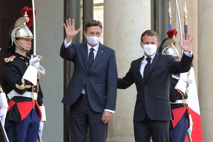 Predsednik republike Borut Pahor in francoski predsednik Emmanuel Macron danes v daljšem in poglobljenem pogovoru za tesnejše sodelovanje za enotno in močno Evropsko unijo