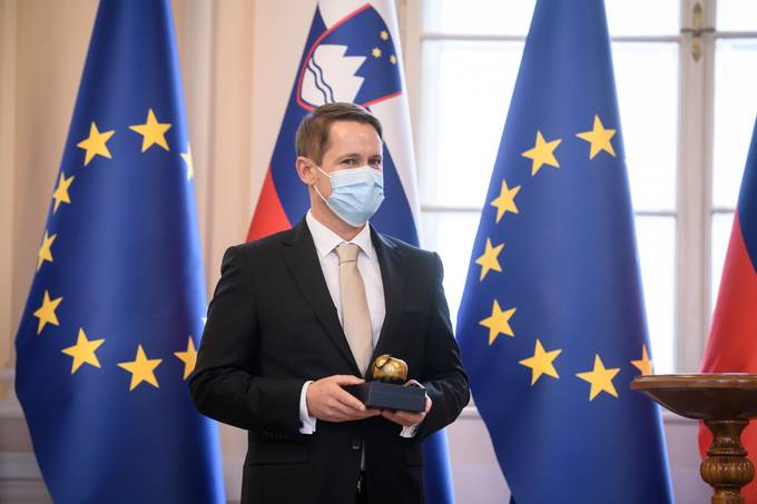 Prof. dr. Andrej Janež, prejemnik priznanja Jabolko navdiha za izjemne in prelomne dosežke pri zdravljenju sladkorne bolezni