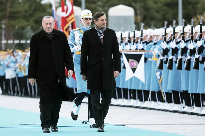 Predsednik Republike Slovenije Borut Pahor se na povabilo turškega predsednika Recepa Tayyipa Erdogana mudi na uradnem obisku v Republiki Turčiji
