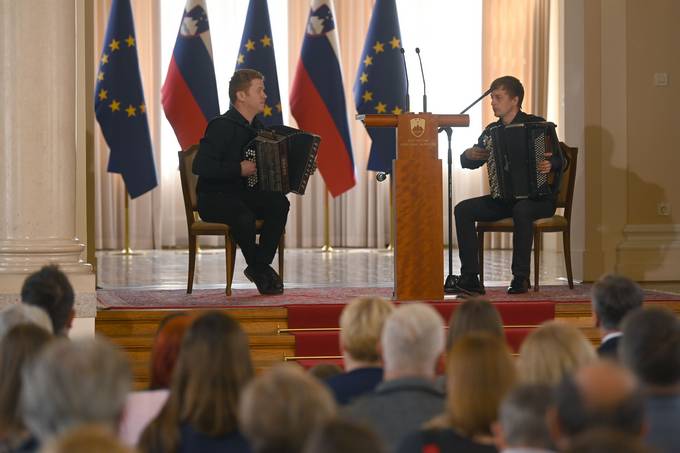 V Predsedniški palači dan odprtih vrat ob prazniku dela