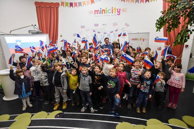 Predsednik Pahor ob svetovnem dnevu otroka obiskal kreativno otroško mesto »Minicity«