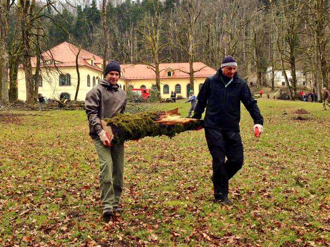 Predsednik republike Borut Pahor na delovni brigadi "SKUPAJ ZA SKUPNO" na območju gradu Snežnik