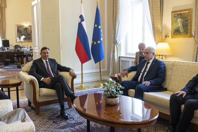 Predsednik Republike Slovenije Borut Pahor je danes sprejel predsednika Narodne skupščine Ljudske demokratične republike Alžirije Ibrahima Boughalija, ki se mudi na uradnem obisku v Sloveniji