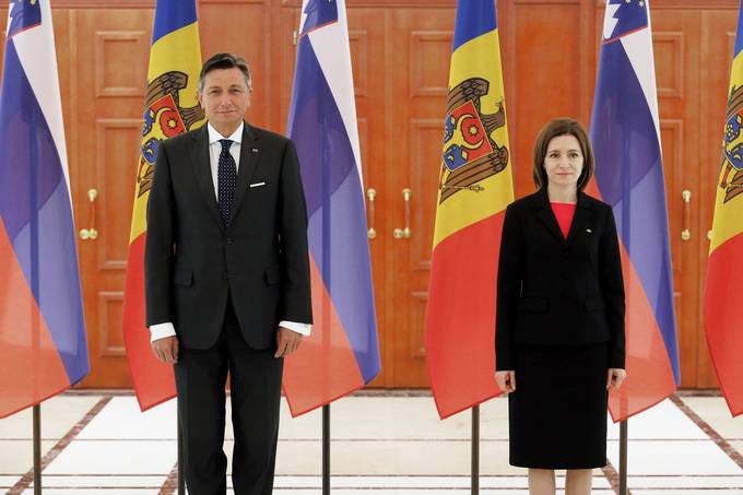 Predsednik Pahor z moldavsko predsednico Sandu o aktualnih razmerah
