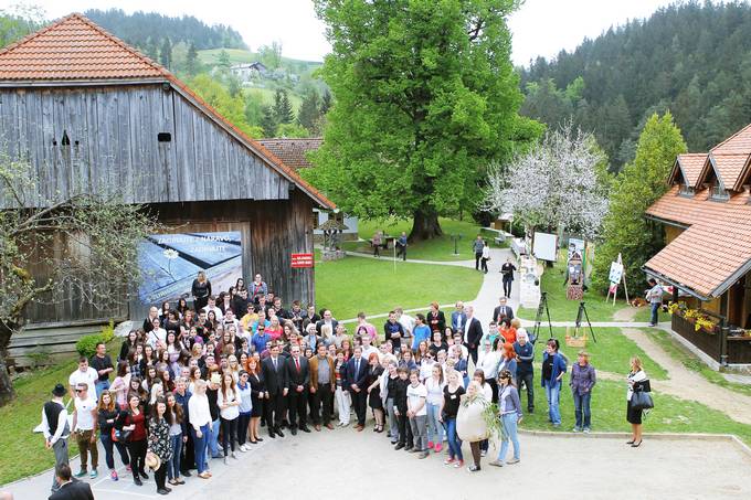 Predsednik Pahor se je udeležil predstavitve projekta "Kmetija kot podjetje" Srednje šole Slovenj Gradec in Muta in ob tem zbrane dijake tudi nagovoril