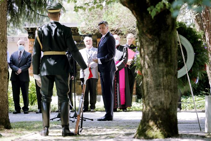 Predsednik Pahor se je udeležil tradicionalne žalne slovesnosti ob Lipi sprave na ljubljanskih Žalah