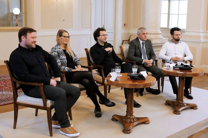 Predsednik republike je gostil pogovor dijakov z ljudmi, ki opravljajo poklice prihodnosti