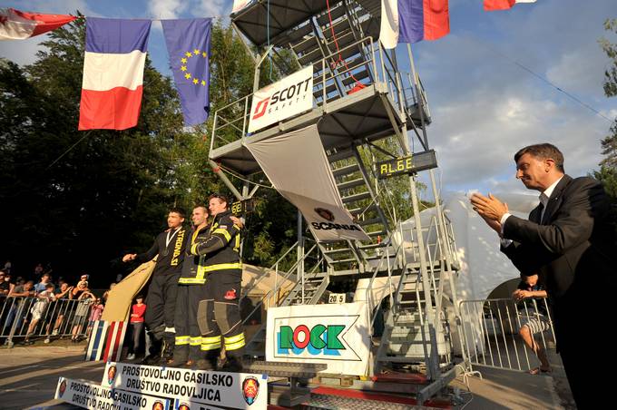 Predsednik republike Borut Pahor si je na Blejski promenadi ogledal finale enega najtežjih gasilskih tekmovanj na svetu »Firefighter Combat Challenge Slovenija