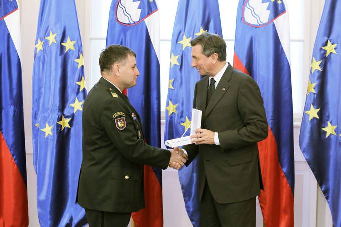 Predsednik Republike Slovenije Borut Pahor je Zvezi slovenskih častnikov vročil odlikovanje srebrni red za zasluge