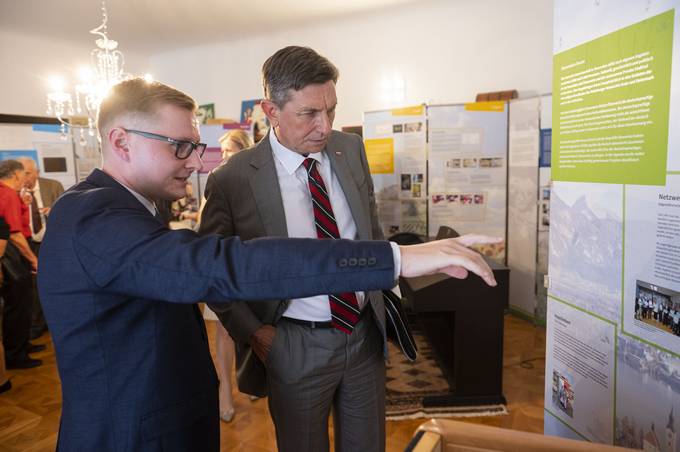 Predsednik Pahor se je udeležil konference članskih društev Zveze kulturnih društev nemško govoreče narodne skupnosti v Sloveniji