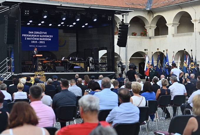 Predsednik Republike Slovenije Borut Pahor se je v Beltincih udeležil osrednje regijske proslave ob dnevu združitve prekmurskih Slovencev z matičnim narodom. Predsednik republike je imel na osrednji regijski slovesnosti slavnostni nagovor.