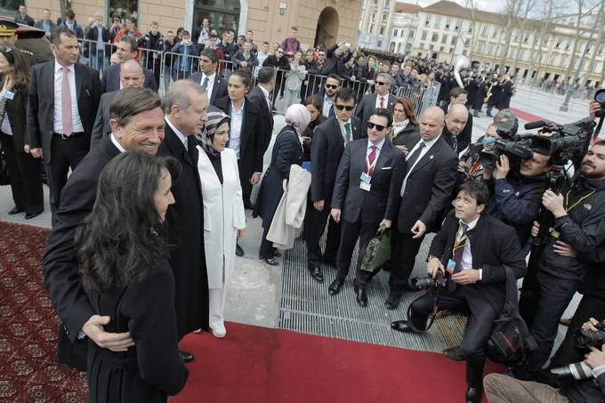 Predsednik Pahor na uradnem obisku v Republiki Sloveniji gosti predsednika Republike Turčije Erdoğana s soprogo Emino Erdoğan