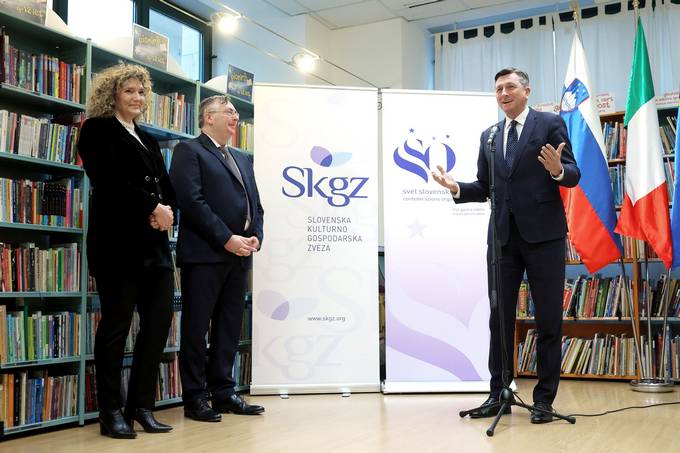 Predsednik Republike Slovenije Borut Pahor je na povabilo predstavnikov slovenske manjšine v Italiji danes obiskal Trst