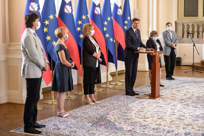 Predsednik Pahor je imel z uglednimi slovenskimi strokovnjaki pogovor o novi koronavirusni bolezni COVID-19