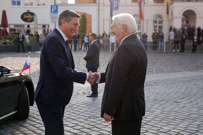 Predsednik Republike Slovenije Borut Pahor se mudi na uradnem obisku v Zvezni republiki Nemčiji.