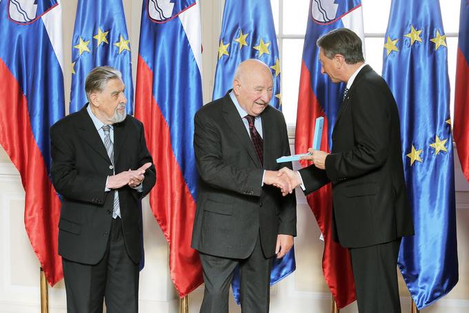 Predsednik Republike Slovenije Borut Pahor vročil državno odlikovanje red za zasluge
Mednarodnemu festivalu sodobne glasbe Kogojevi dnevi