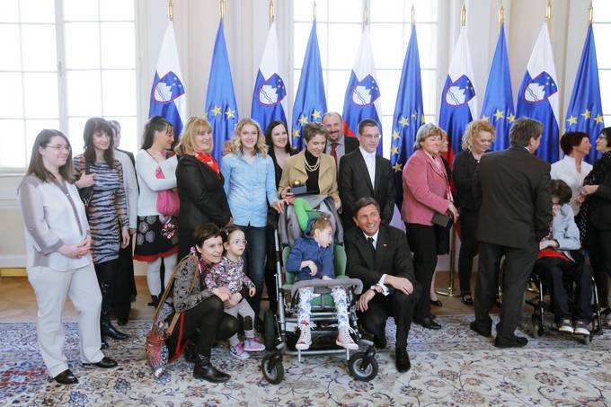 Vročitev Jabolka navdiha štirim izjemnim mamicam