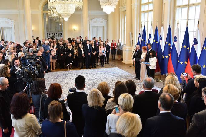 Predsednik Pahor na posebni slovesnosti vročil državna odlikovanja: srebrni red za zasluge, red za zasluge in medaljo za zasluge