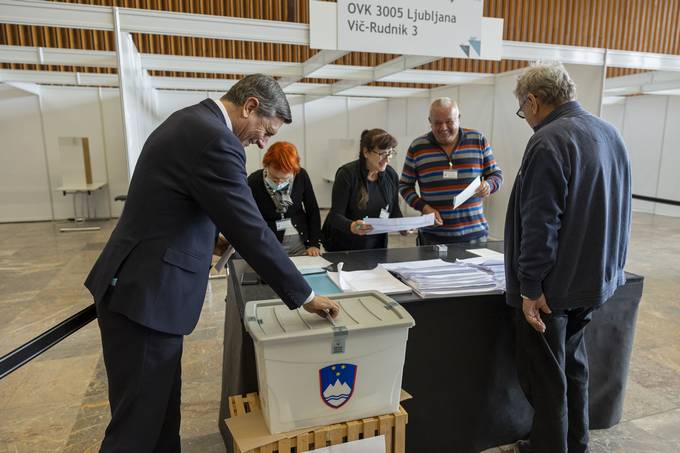 Predsednik Pahor je glasoval na predčasnem glasovanju na volitvah za predsednika Republike Slovenije