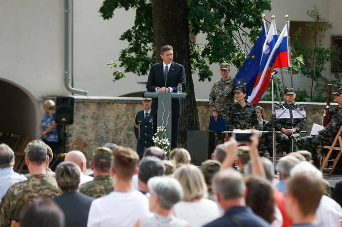 Predsednik Pahor na slovesnosti ob prisegi kandidatk in kandidatov za vojaka generacije "Marec 2017"