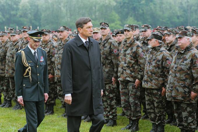 Predsednik Republike Slovenije in vrhovni poveljnik obrambnih sil Borut Pahor se je udeležil osrednje slovesnosti ob dnevu Slovenske vojske.