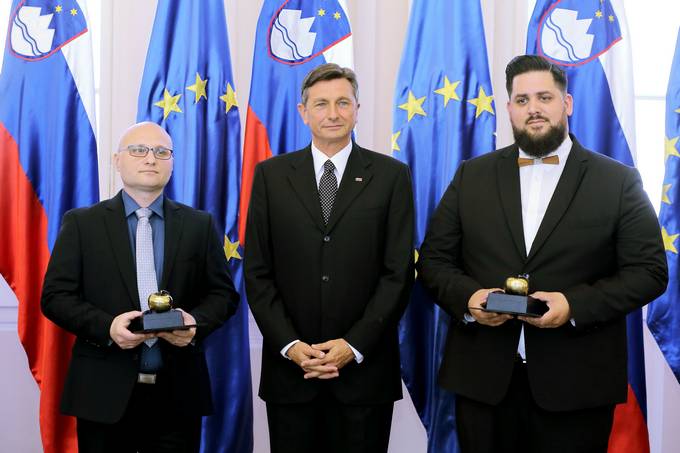 Predsednik Republike Slovenije Borut Pahor s prejemniki priznanja "Jabolko navdiha"
