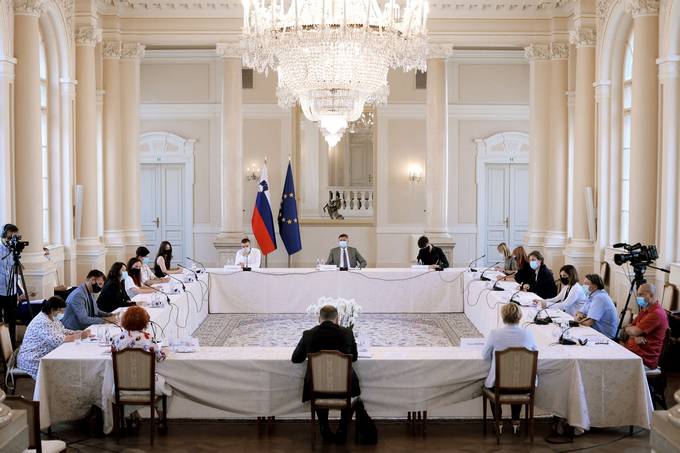 Predsednik republike je priredil pogovor strokovnjakov o duševnih stiskah otrok in mladih ob epidemiji covid-19