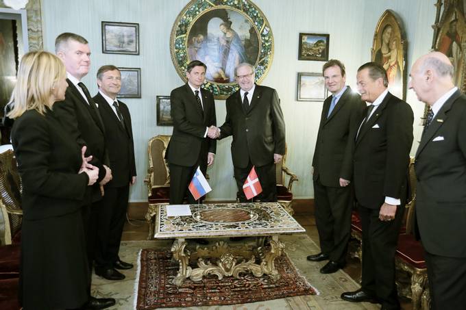 Predsednik Republike Slovenije Borut Pahor je z redom za izredne zasluge odlikoval kneza in velikega mojstra Suverenega malteškega viteškega reda Fra Matthewa Festinga