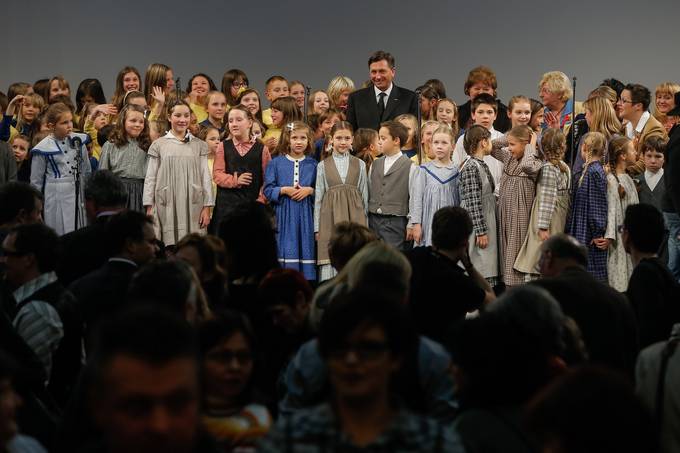 Predsednik Republike Slovenije Borut Pahor se je udeležil dobrodelnega koncerta "60 let prijatelji – Omogočimo sanje" ob 60-letnici Zveze prijateljev mladine Maribor in ob tej priložnosti s srebrnim redom za zasluge odlikoval Zvezo prijateljev mladine Slovenije za vztrajno, 60-letno načrtno, strokovno in sistematično skrb za dobrobit otrok ter s tem za kakovostno življenje družin