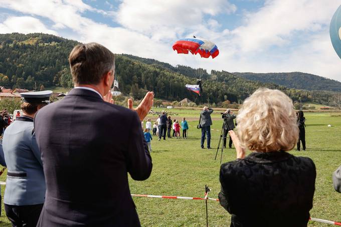 Predsednik Republike Slovenije Borut Pahor se je kot slavnostni govornik udeležil osrednje prireditve ob 100. obletnici priključitve vasi Libeliče k matični domovini