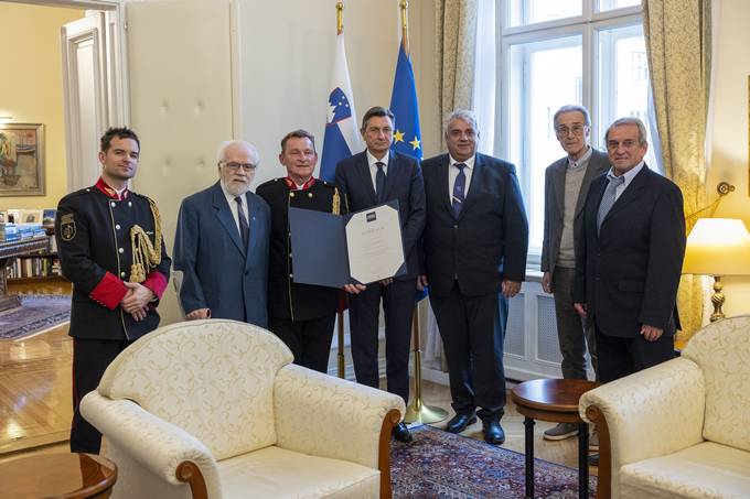 Predsednik Republike Slovenije Borut Pahor je v Predsedniški palači sprejel predstavnike Godbe Slovenskih železnic, ki praznuje 120-letnico
