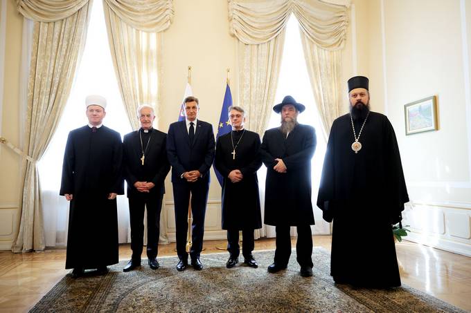 Predsednik republike je pred slovesnostjo ob evropskem dnevu spomina na žrtve totalitarnih in avtoritarnih režimov v Predsedniški palači sprejel visoke predstavnike verskih skupnosti