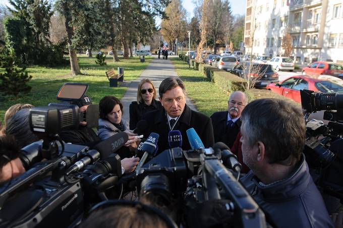 Predsednik republike Borut Pahor je pred jutrišnjim sestankom s predsednicama in predsedniki strank, kjer se bo na njegov predlog v okviru "Dogovora o sodelovanju za izhod iz krize" med drugim govorilo tudi o krepitvi pravne kulture in pravne države v Murski Soboti podal izjavo za javnost.