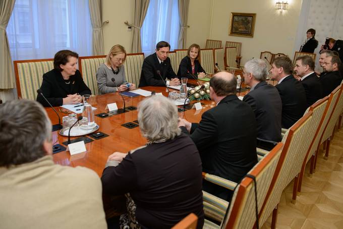 Predsednik republike sprejel člane Iniciativnega odbora Peticije proti davku na nepremičnine