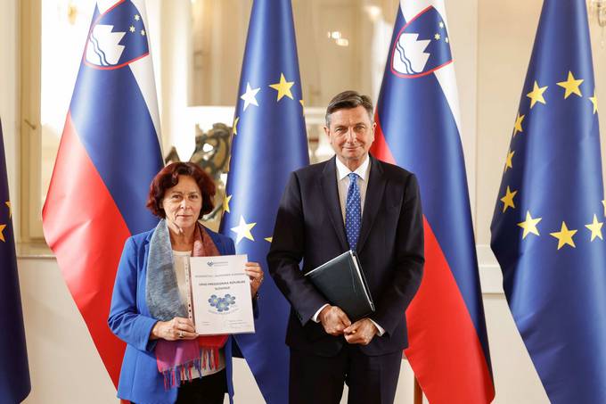 Predsednik Republike Slovenije Borut Pahor je danes, v sredo, 2. novembra 2022, v Predsedniški palači priredil sejo Sveta za obvladovanje demence pri predsedniku republike.