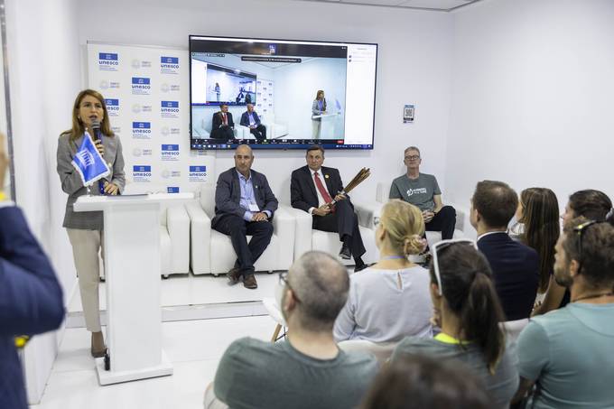 Predsednik Pahor na COP27 obiskal organizatorje svetovnega Podnebnega teka - Baton Relay v podporo izobraževanju o podnebnih spremembah
