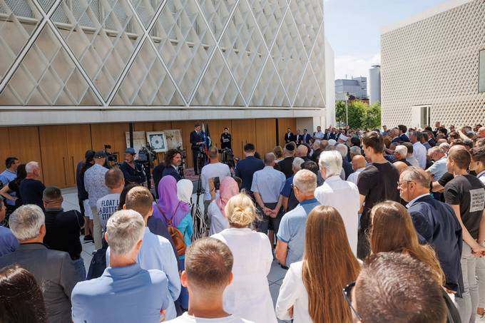 Predsednik Pahor ob 27. obletnici genocida v Srebrenici: Danes smo se zbrali, ker smo odločeni za resnico in pravico, spravo in odpuščanje, za mir in blaginjo.