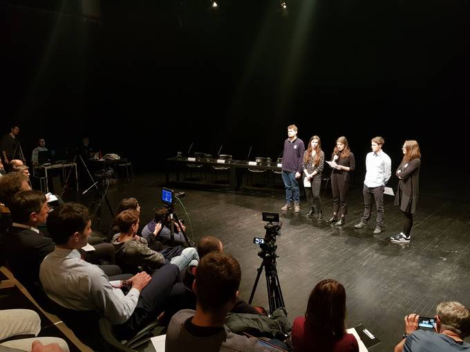 Predsednik Pahor se je na povabilo Mladih za podnebno pravičnost udeležil okrogle mize o razogljičenju Slovenije