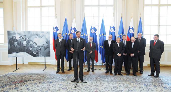 Predsednik Republike Slovenije Borut Pahor je priredil sprejem za udeležence ustanovnega sestanka koalicije DEMOS, ob 25. obletnici tega za proces demokratizacije in osamosvojitve Slovenije pomembnega dogodka